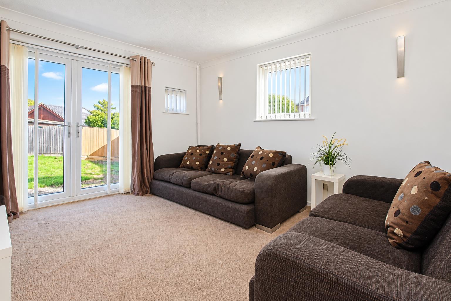 2 bed property in Chepstow Drive, Milton Keynes